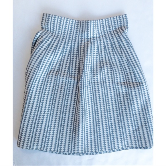 Club Monaco XS White with Grey - Skirt and Top - Picture 4 of 6